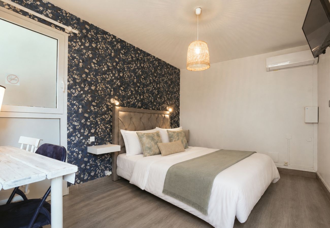 Condohotel in Saline les Bains - 06 - LE VACOA - CHAMBRE 6 Rdc D
